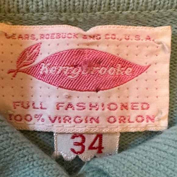 Vintage 70's Kerrybrooke Pale Green Button Front 100% Orlon Short Sleeve Sweater - Picture 2 of 3